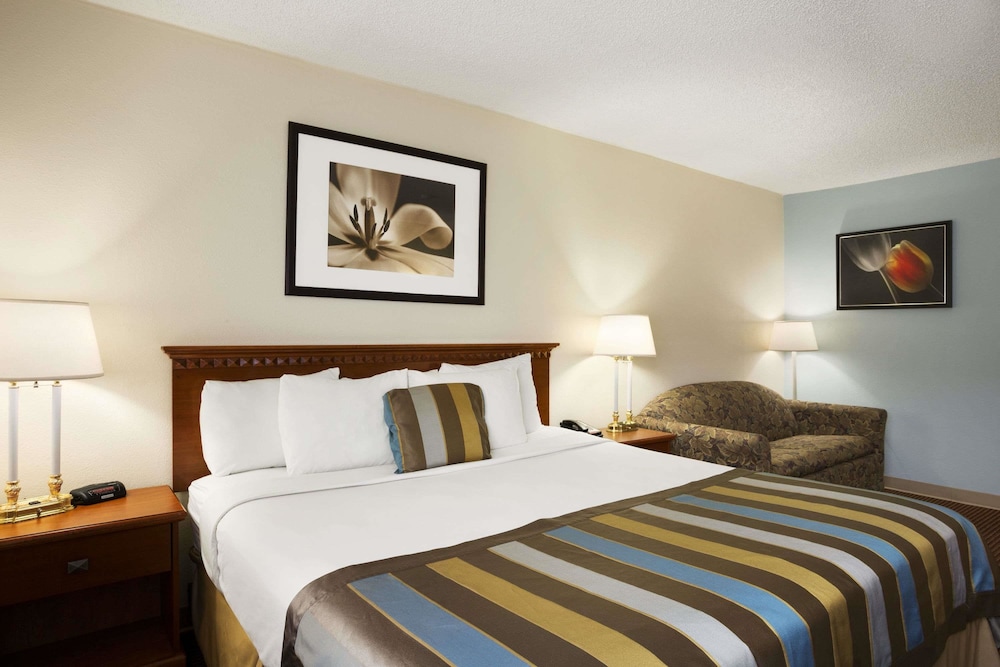 Days Inn by Wyndham Middletown 12/21