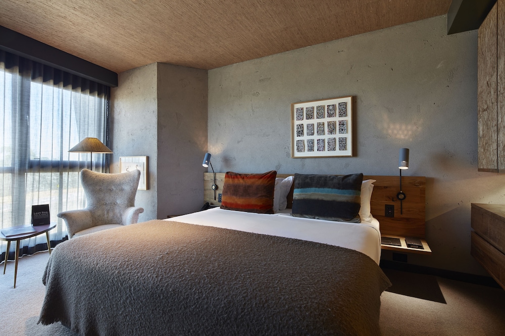 Ovolo Canberra, a Wyndham Hotel 17/50