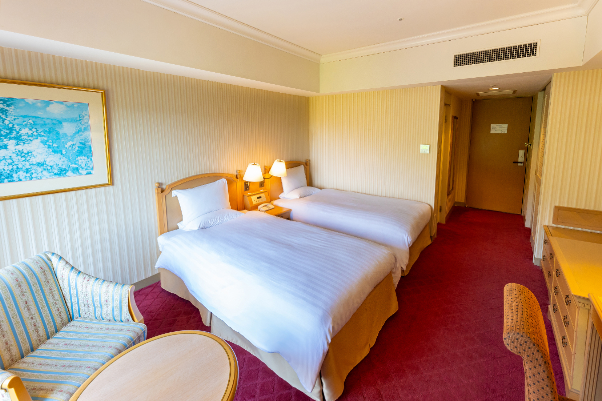 Standard, Single, Twin Beds, Station View