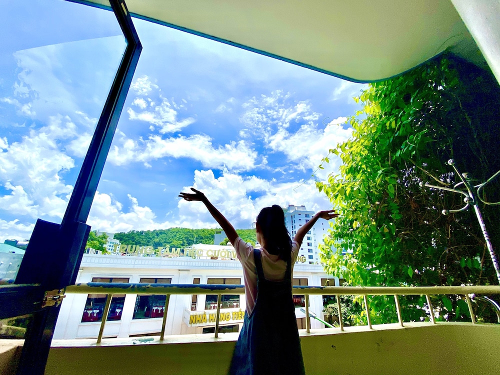 Viet Nhat Halong Hotel 6/61