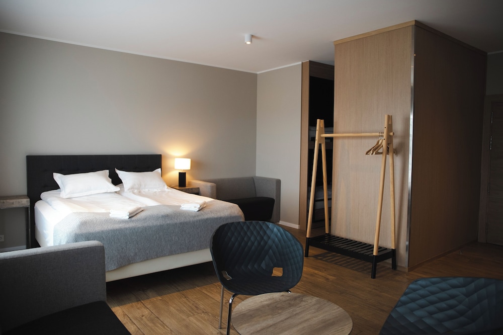 Hotel Vesturland 12/49