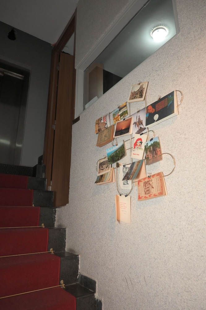 Grand Rue Hotel 32/40