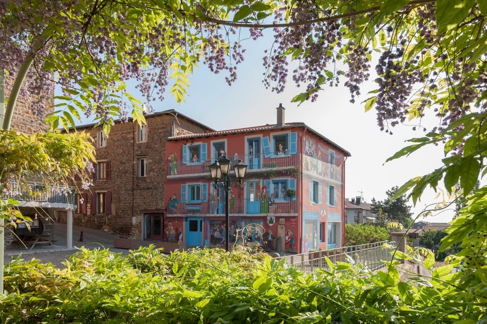 AUBERGE DE CLOCHEMERLE 3/54