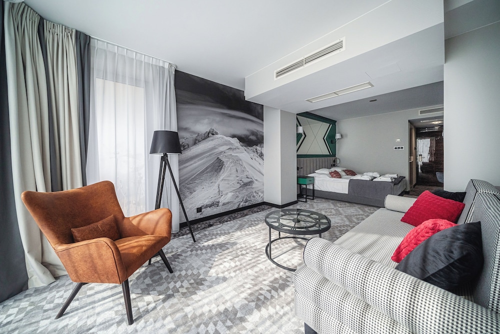 Hotel Rysy 60/84