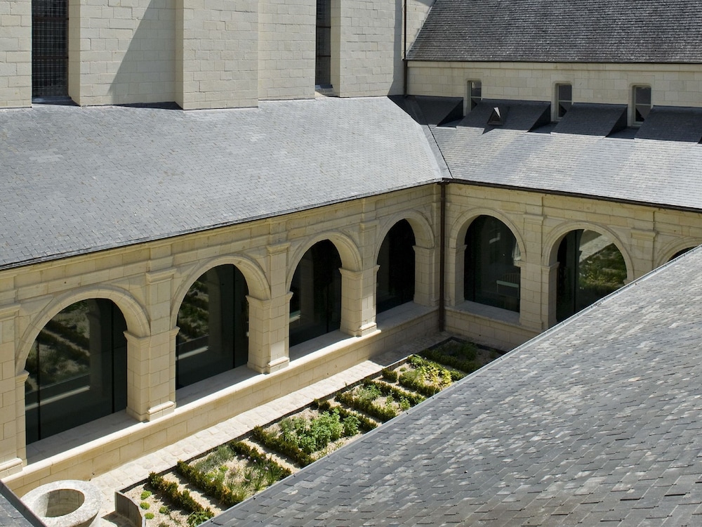 Fontevraud L Ermitage 55/59