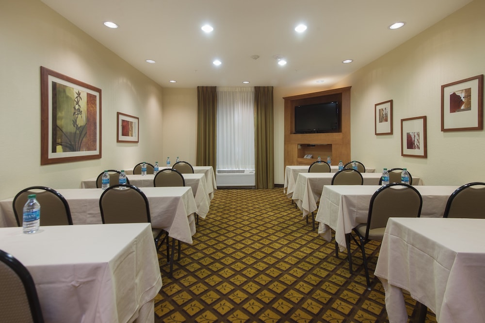 Candlewood Suites Fort Worth West 46/58