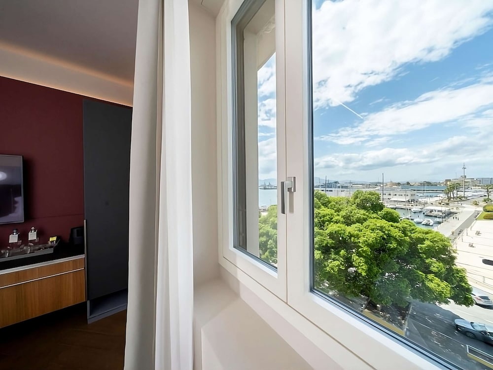 غرفة سوبيريور بسرير كينج، Palazzo Tirso Cagliari Mgallery 7/10