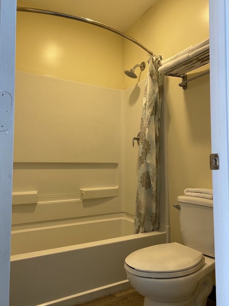 Lincoln Park Motel 26/50
