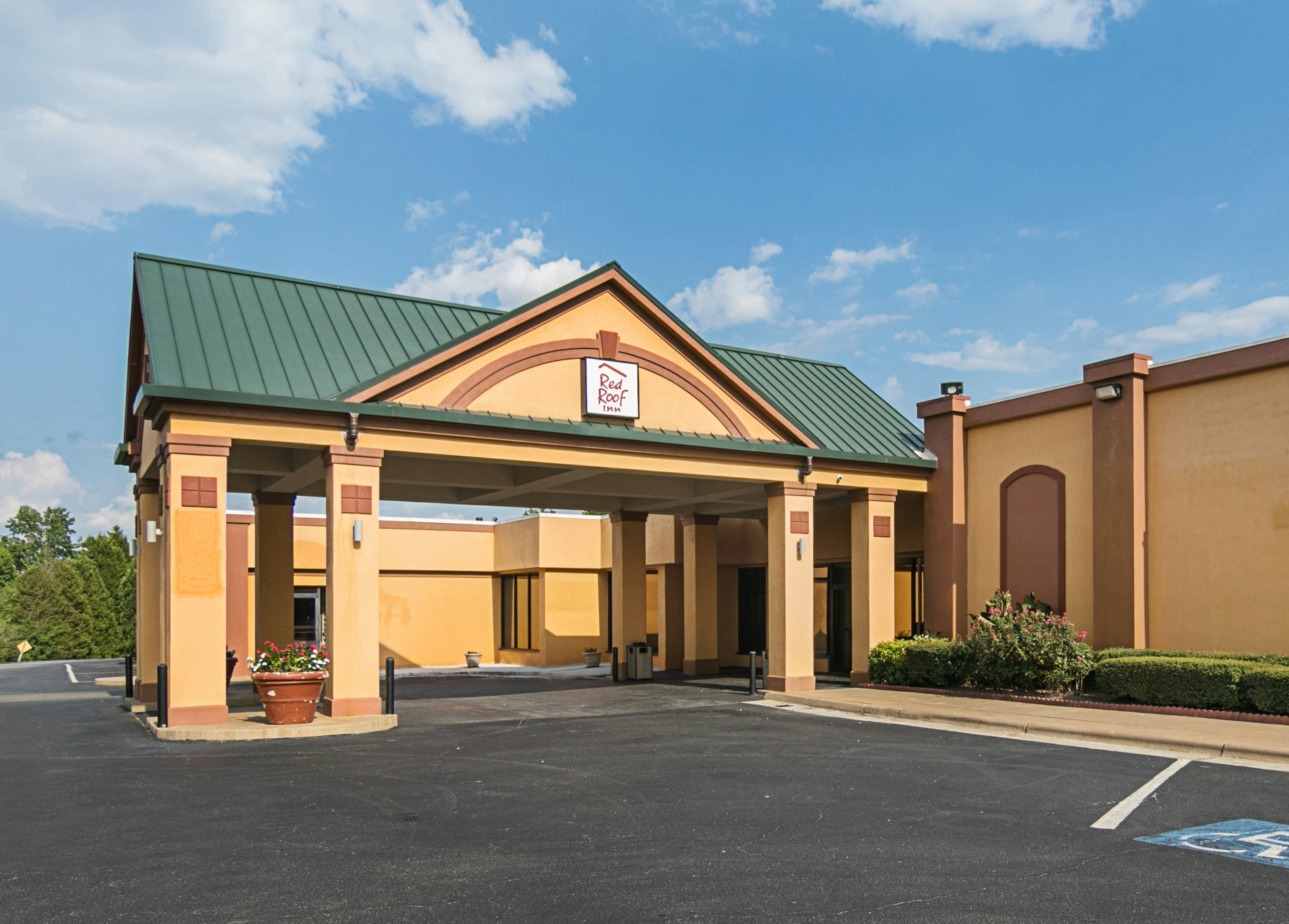 Red Roof Inn Forsyth 25/29