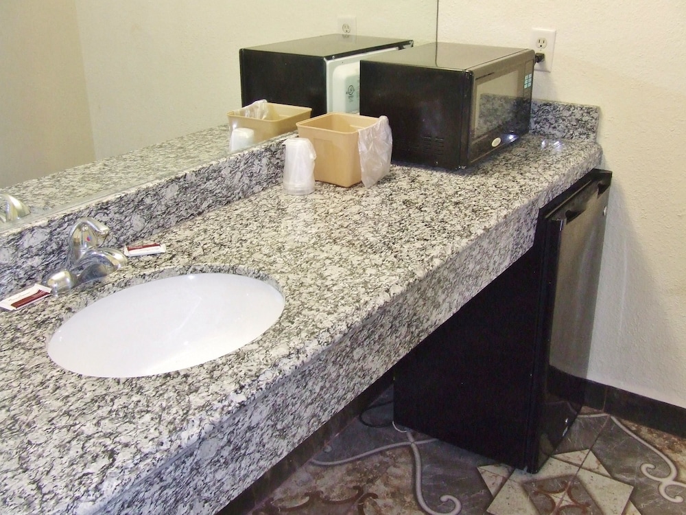 Americas Best Value Inn Beaumont Tx 19/26