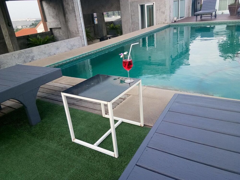 Ananya Residence Service Apartment 39/65