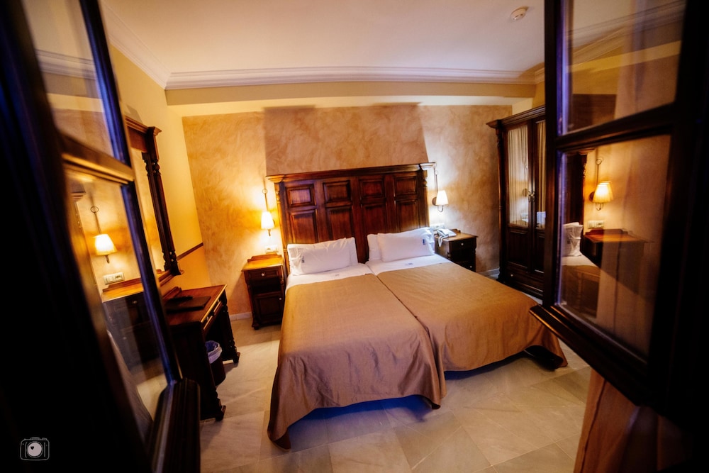 ROOM, DOUBLE BED, WITH EXTRA BED