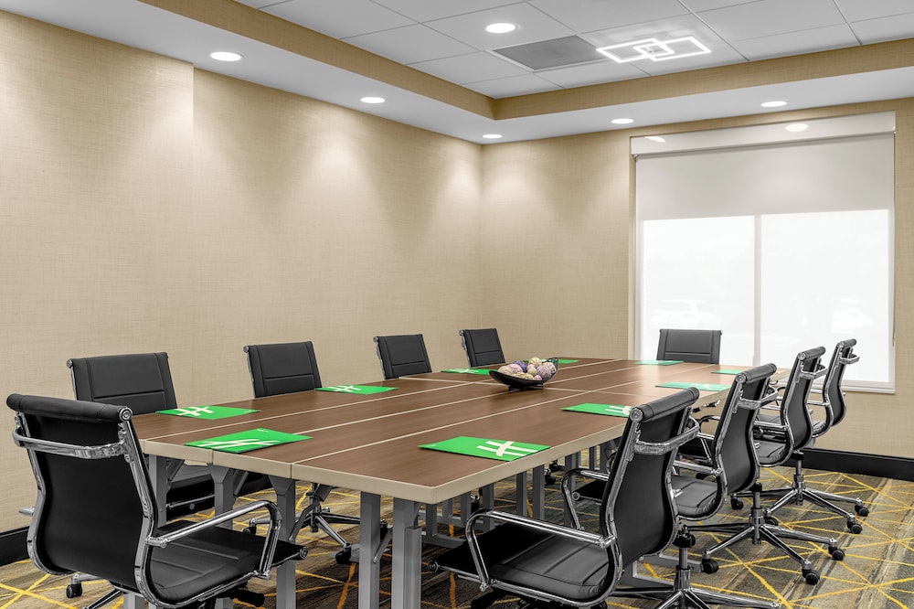 Holiday Inn Cleveland 52/60