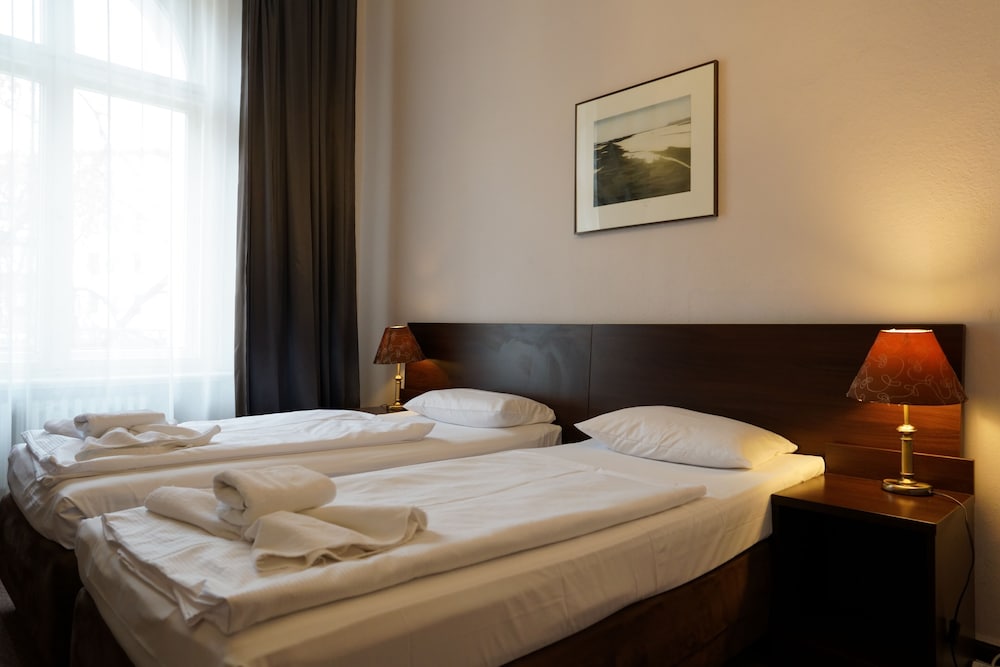 STANDARD, DOUBLE BED