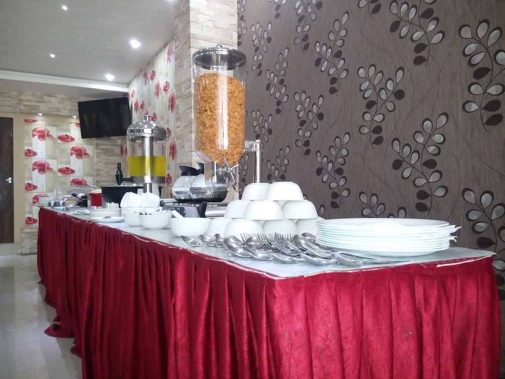 Hotel Eastern Plaza 8/52