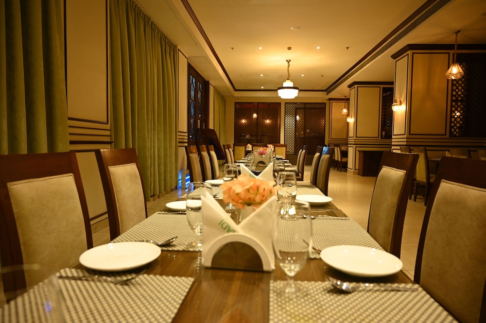 Hotel Pahadi 18/25