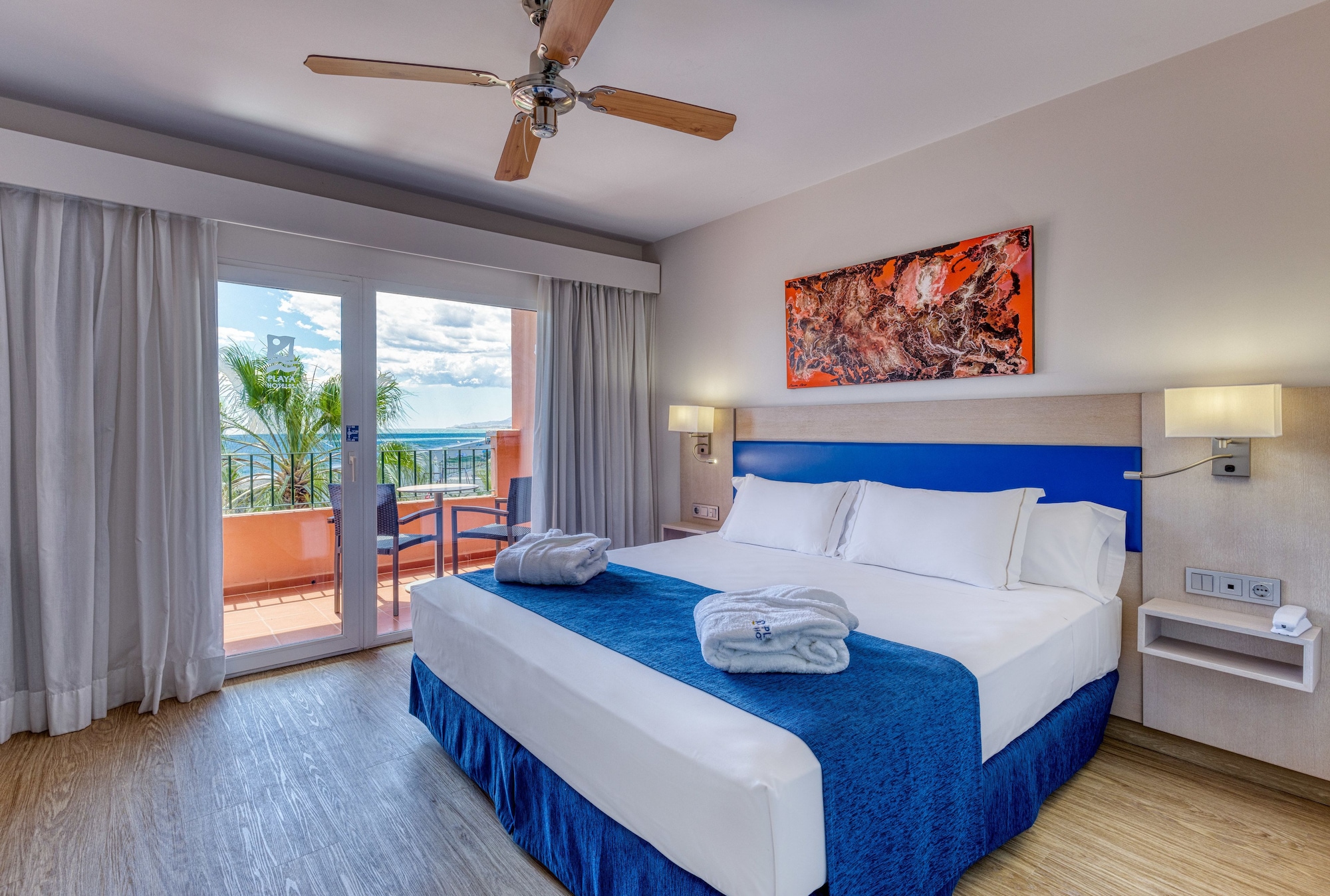 SUPERIOR, DOUBLE BED, SEA VIEW