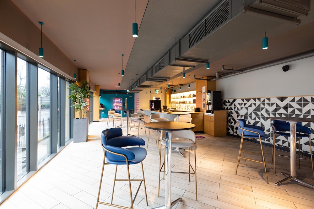 YOTEL Edinburgh, Select by Hilton 52/72
