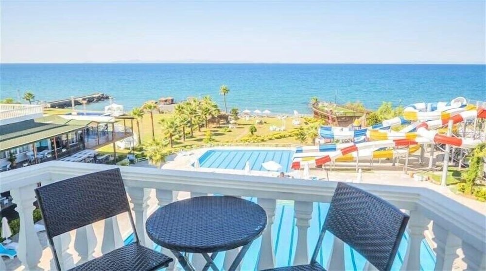 Issos Otel 7/11