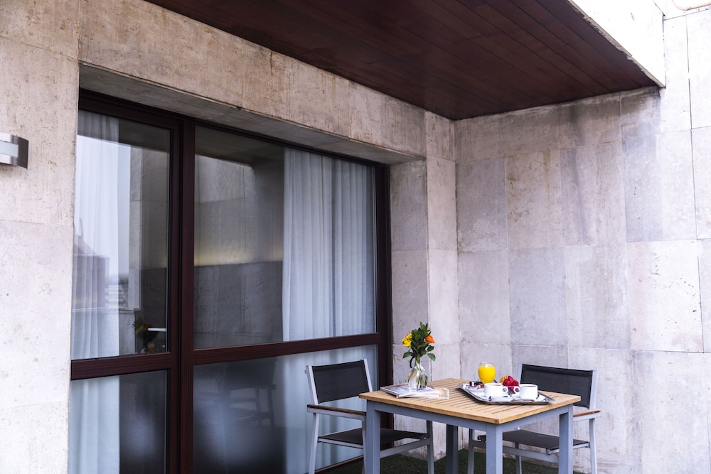 Hotel Aa Serrano By Silken 48/52