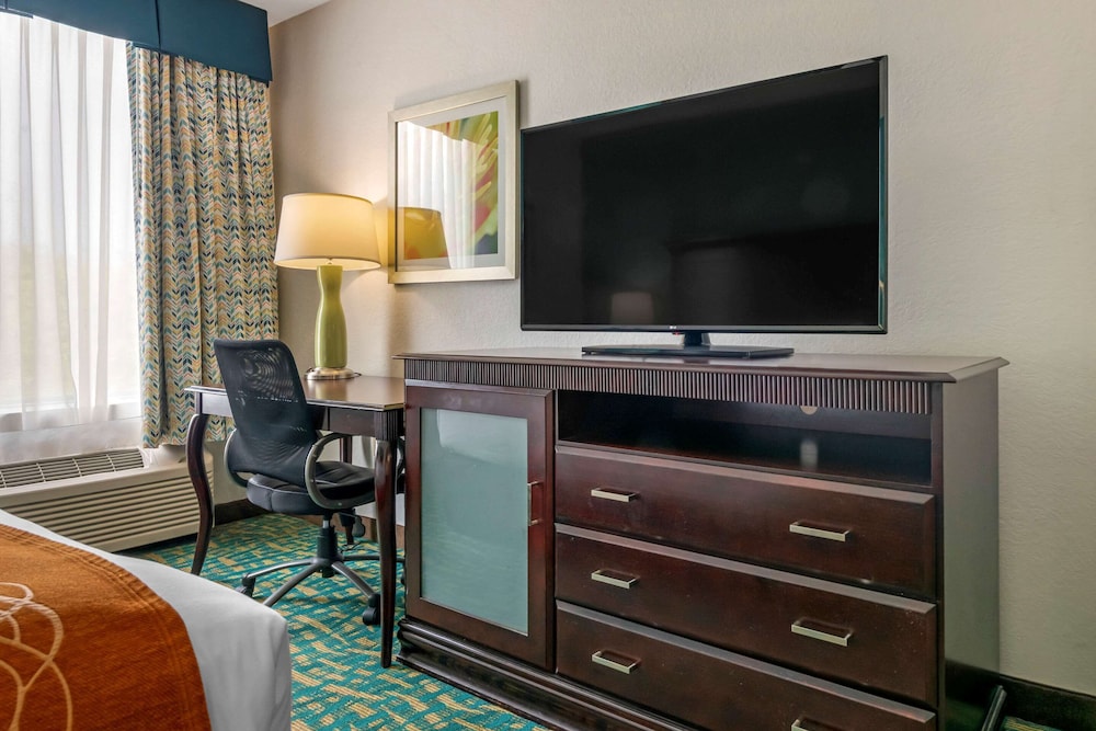 Comfort Inn & Suites Fort Lauderdale West Turnpike 5/32