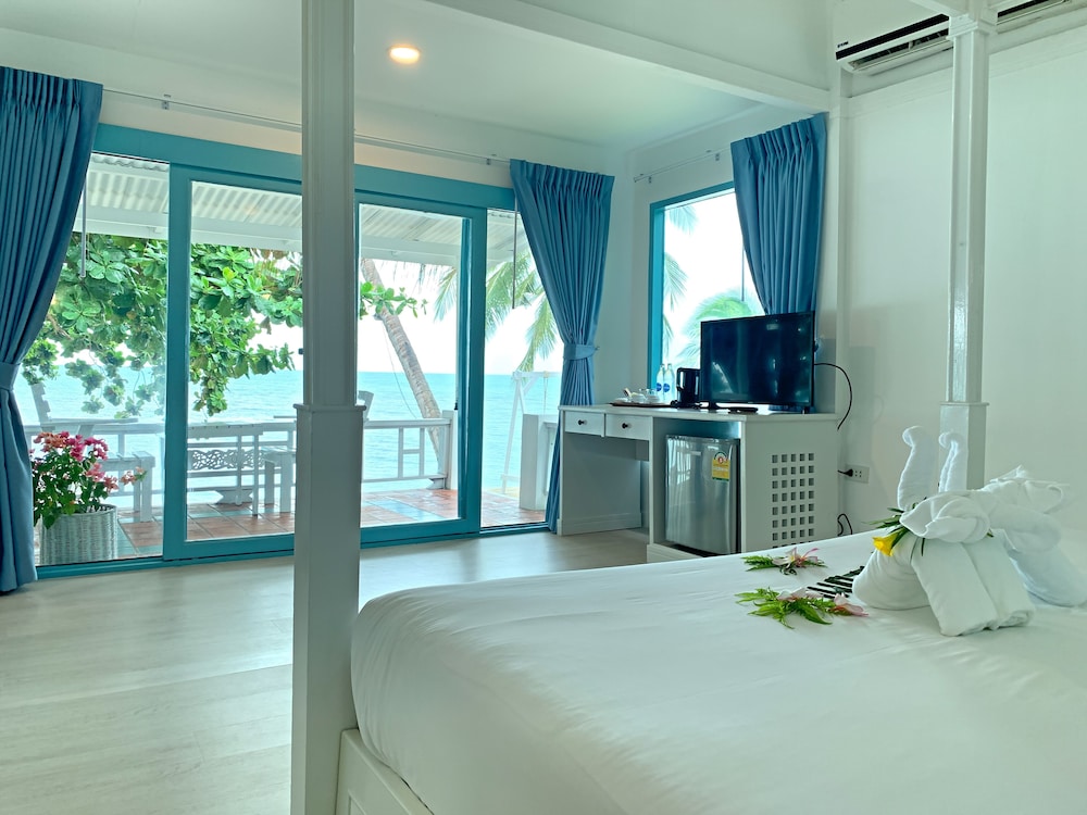 SUITE, BEACH FRONT