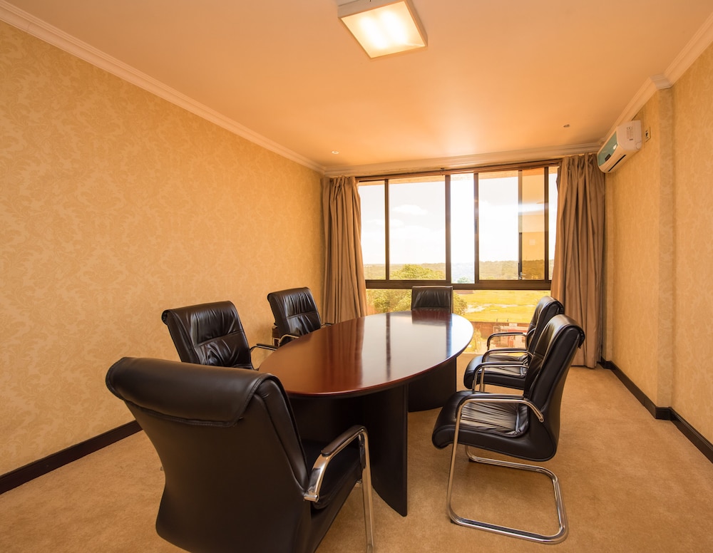 Simama Hotel 39/50