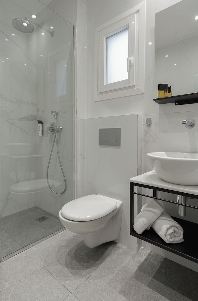 غرفة عائلية بسرير كينج وسريرين منفصلين، Piraeus City Hotel 7/10