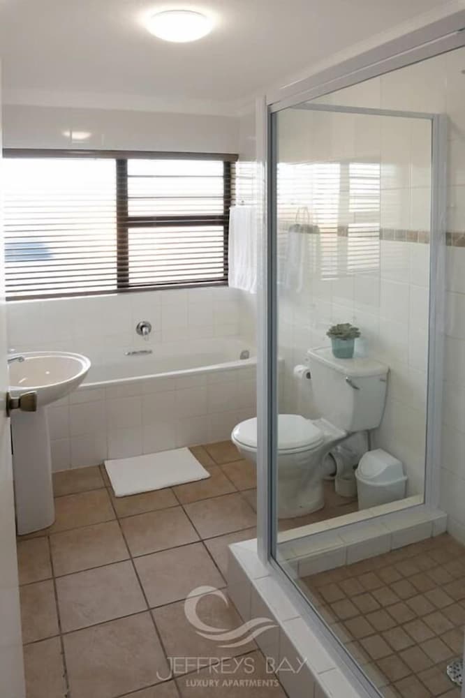 Jeffreys Bay Luxury Apartments 34/41