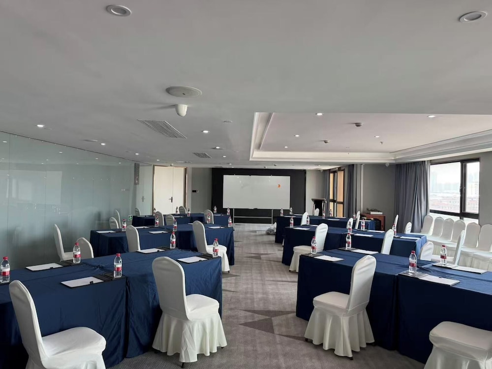 Mercure Nantong Downtown 55/65