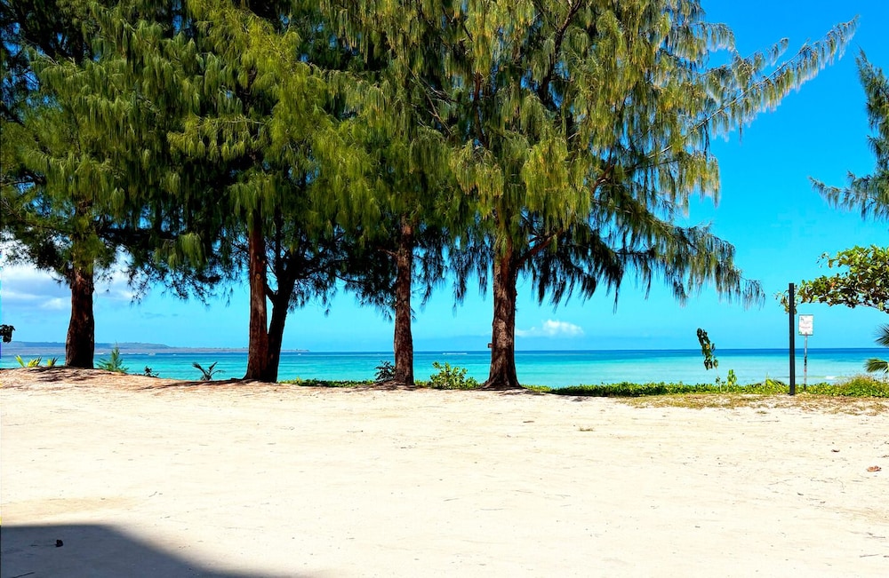 Aquarius Beach Tower 52/57