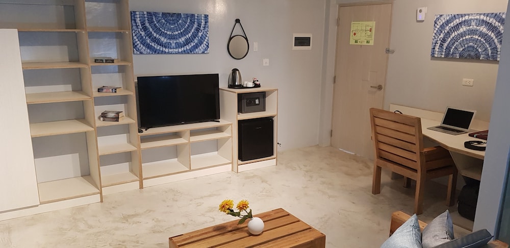 Reef Beach Resort 56/69
