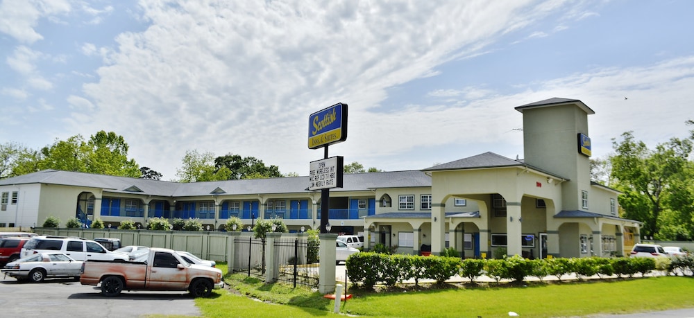 Scottish Inns and Suites Alvin secondary
