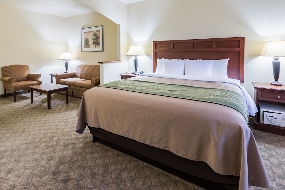 Baymont Inn & Suites by Wyndham Glen Rose 12/46