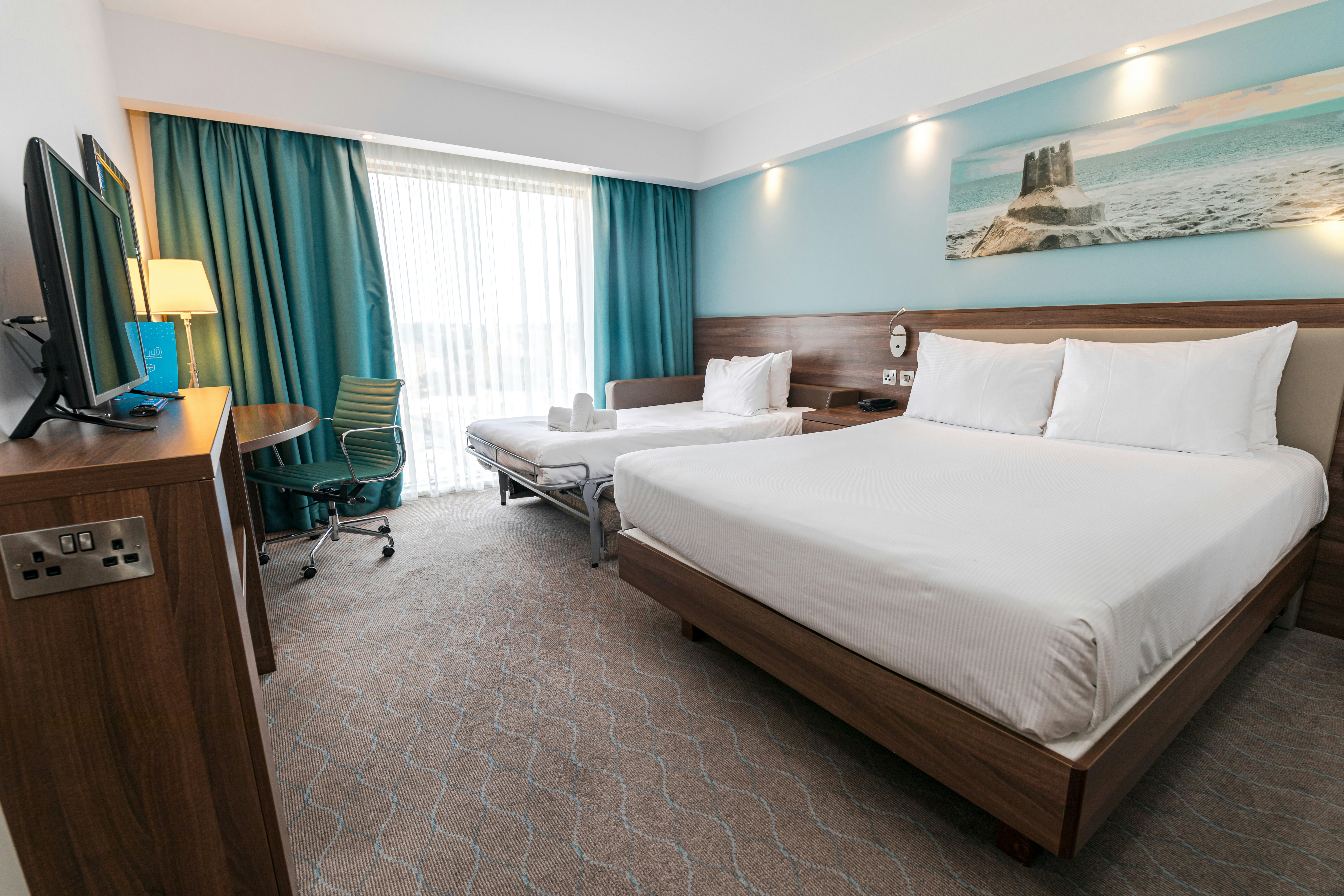 Room, Queen Bed, Sofa