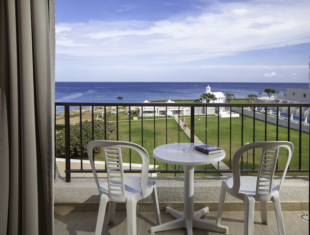 Penelope Beach Hotel 68/77