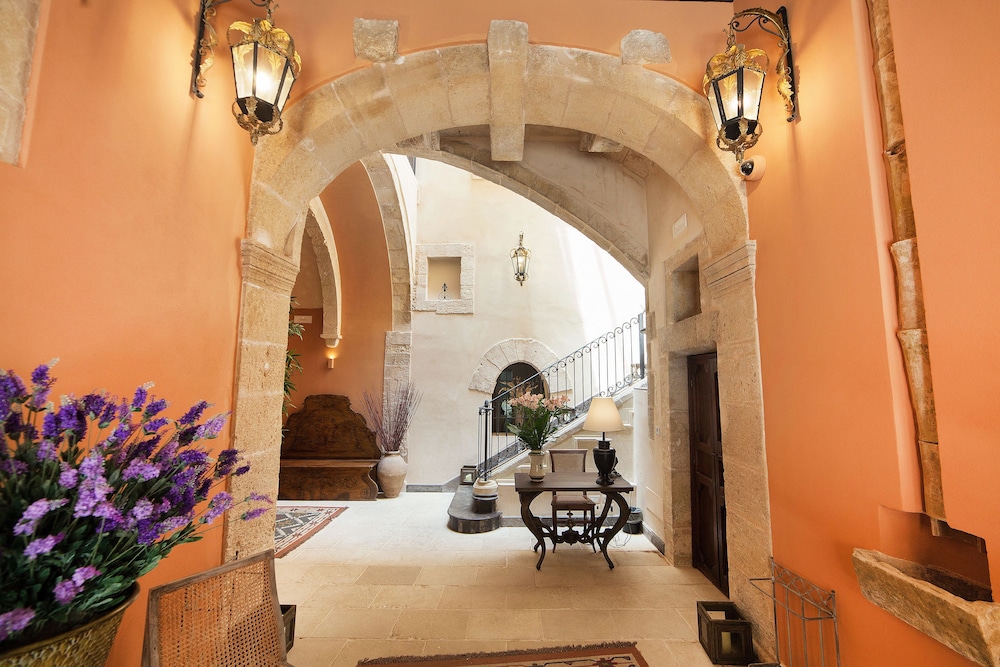 ALGILÀ ORTIGIA CHARME HOTEL 12/74