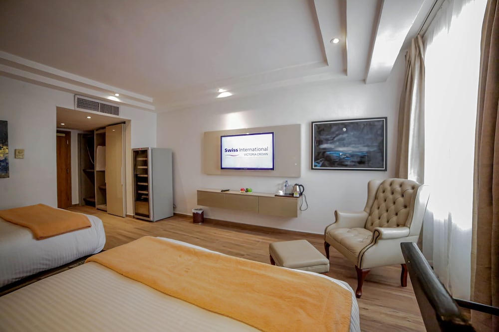 Victoria Crown Plaza 27/43