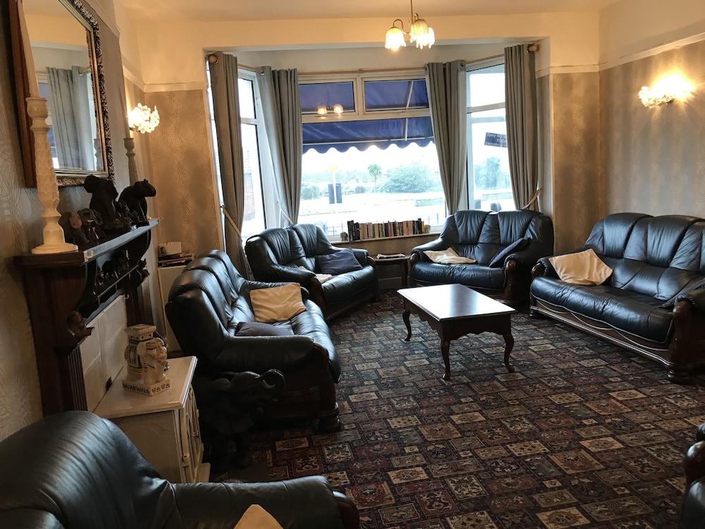 North Parade Seafront Accommodation 29/50