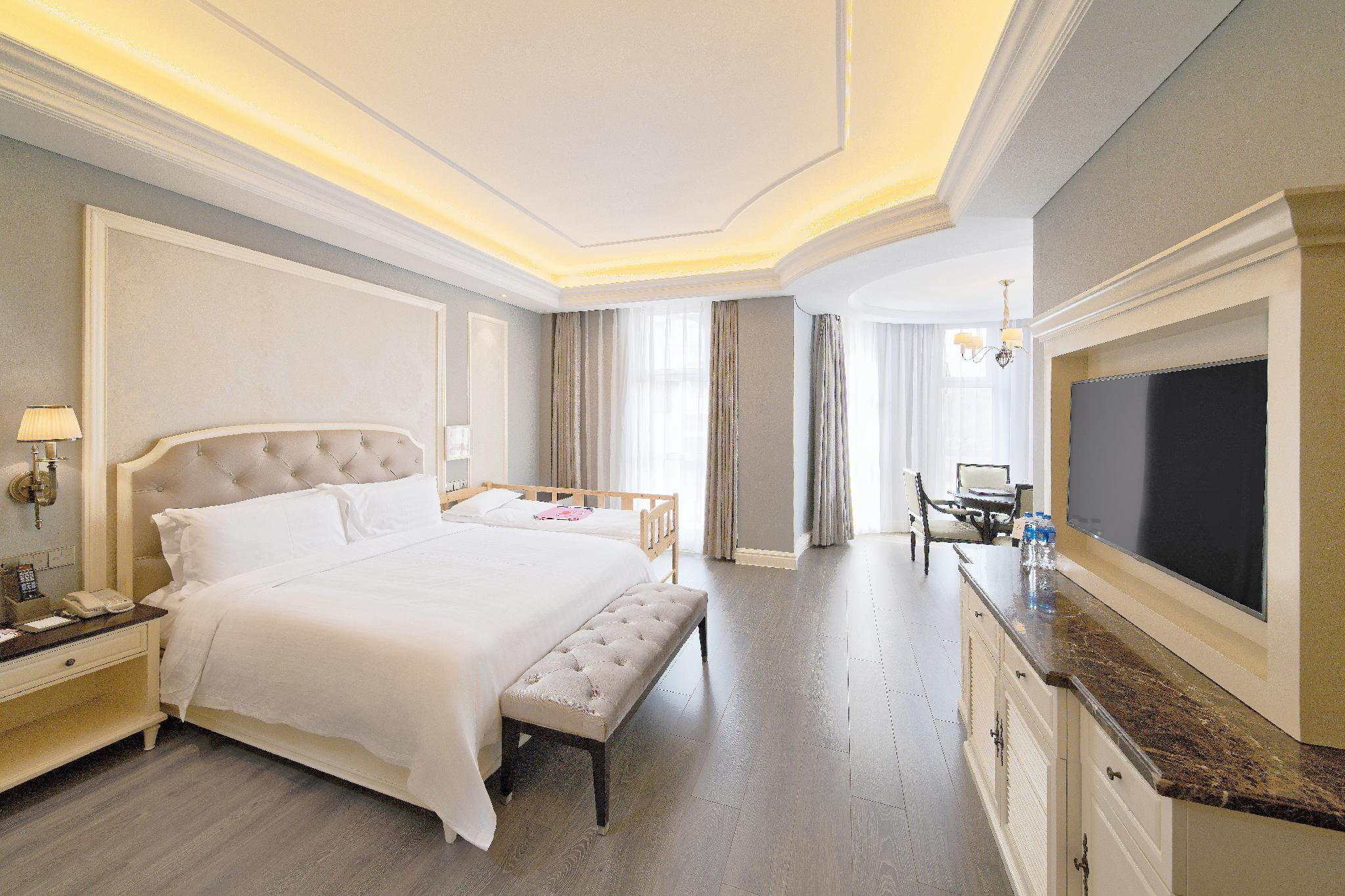 Connecting, Superior, Deluxe, 1 King and 1 Single Beds, with View