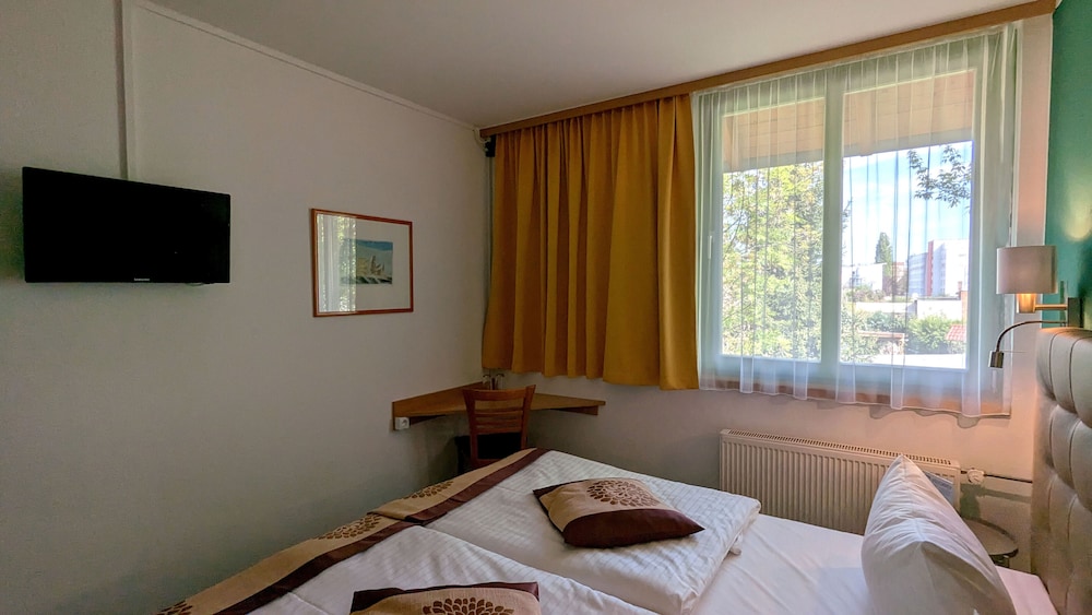 Acron Hotel Quedlinburg 12/59