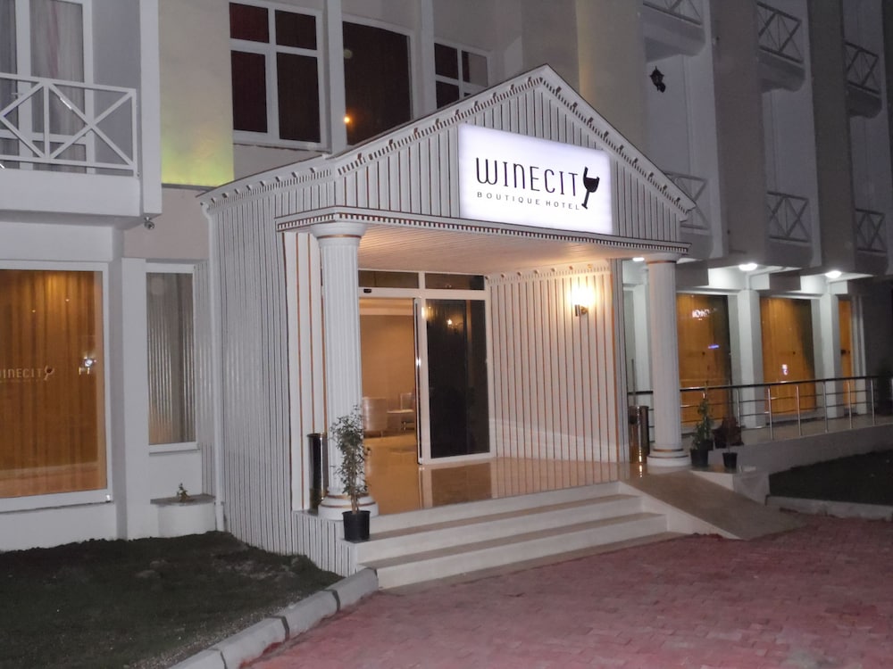 Winecity Hotel 6/30