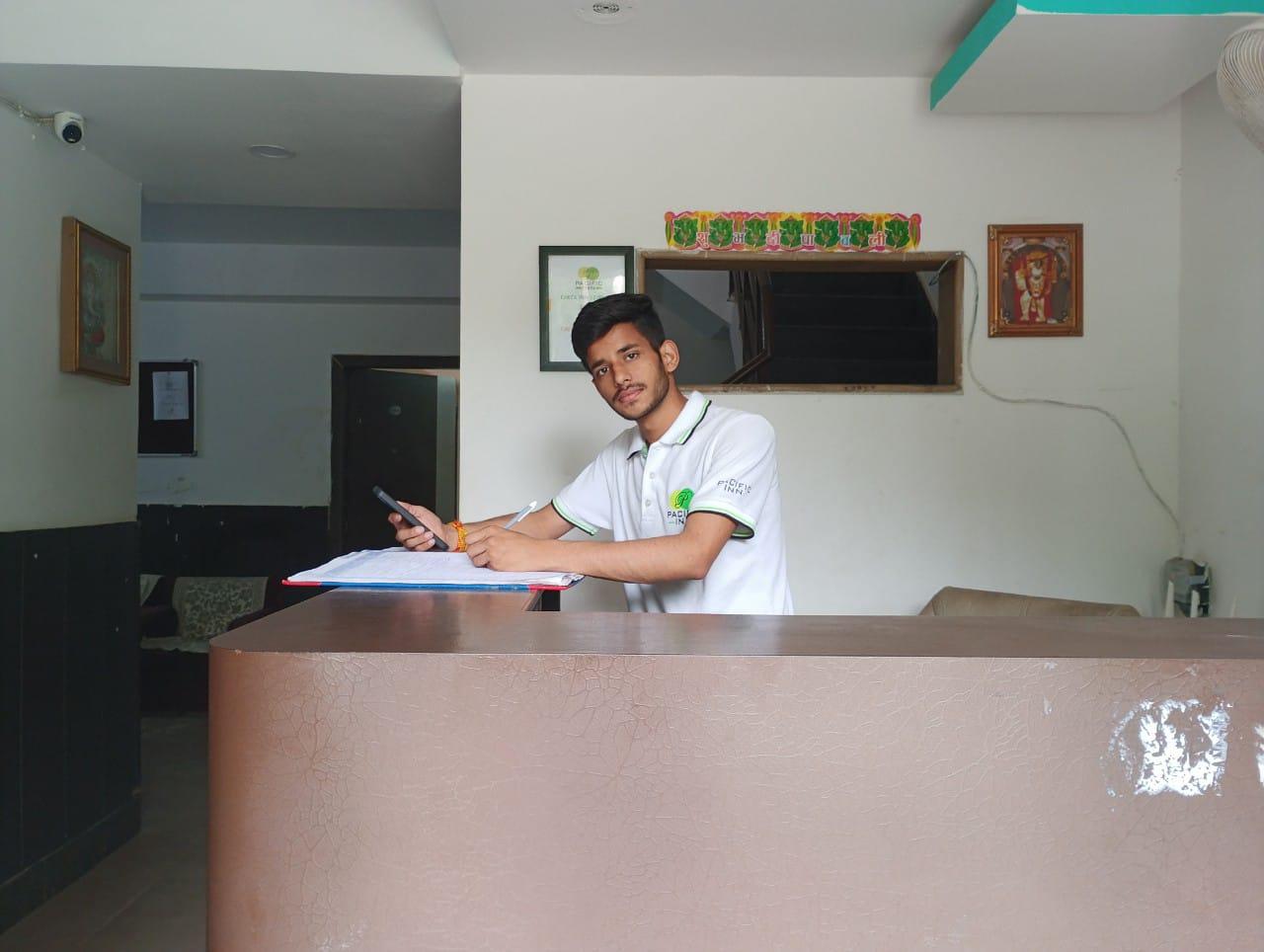 Pacific Inn Huda City Centre Sec 41 9/30