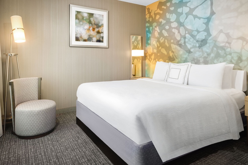 جناح بسرير كينج بغرفة نوم واحدة مع أريكة، Courtyard By Marriott el Paso Airport 3/6