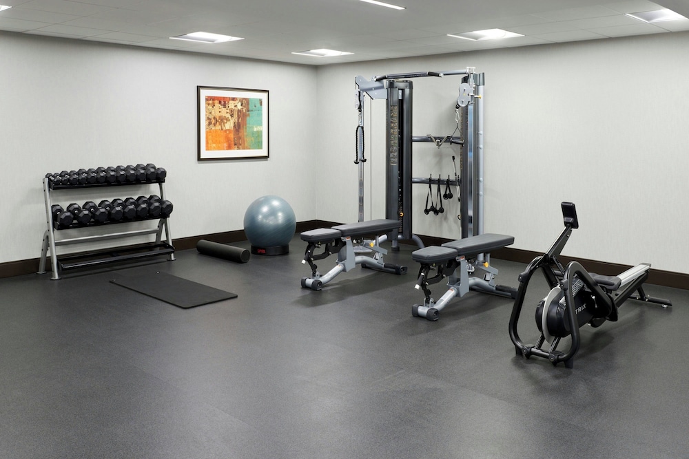 Holiday Inn And Suites Philadelphia W Drexel Hill 25/50