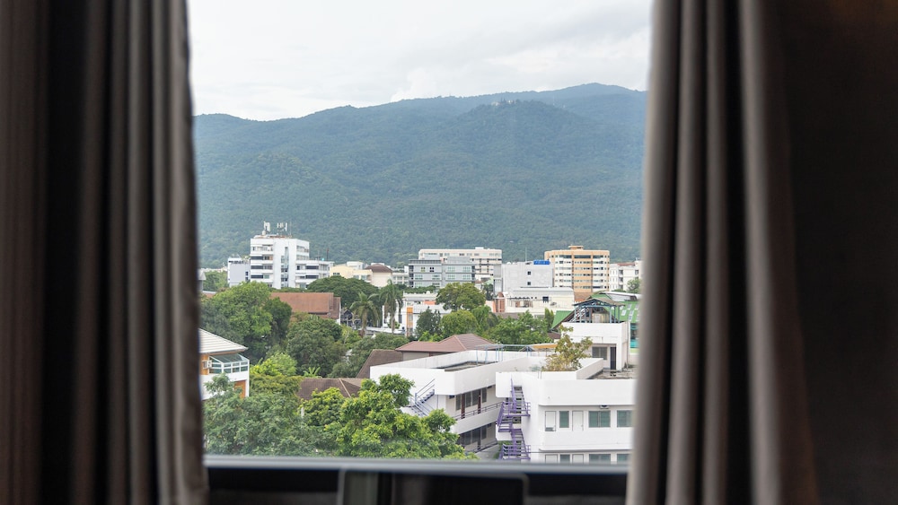 B2 Nimman Premier Hotel 45/47