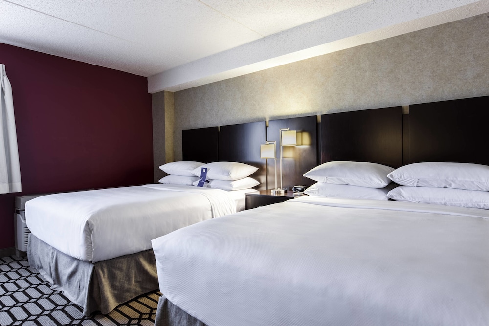 Delta Hotels By Marriott Fargo 11/53