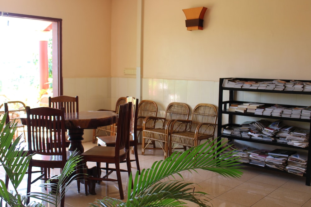Bou Savy Guesthouse 48/68