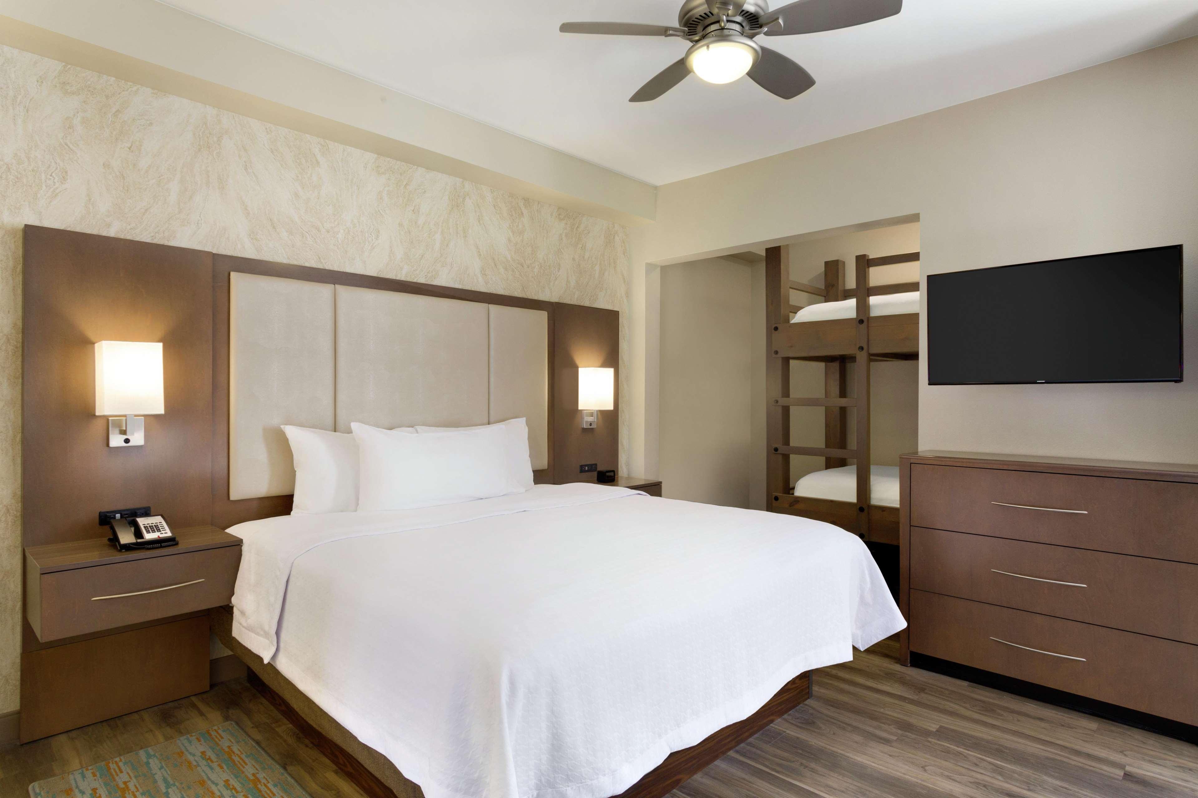 STUDIO, SUITE, KING BED, ACCESSIBLE
