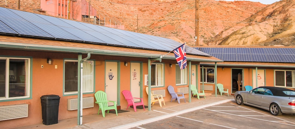 Inca Inn 51/57